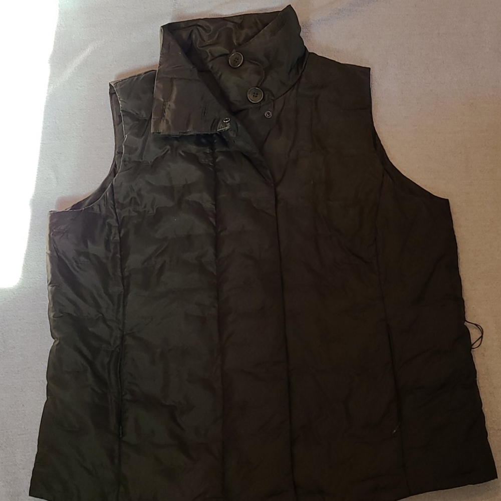 Talbots quilted 80%Down light-filled vest